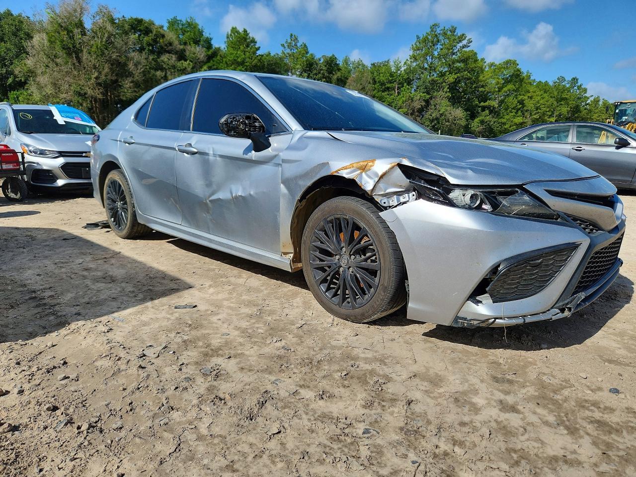 2021 Toyota Camry Se - Фото 4