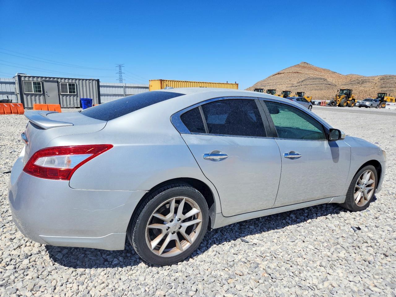 2010 Nissan Maxima 3.5 S - Фото 3