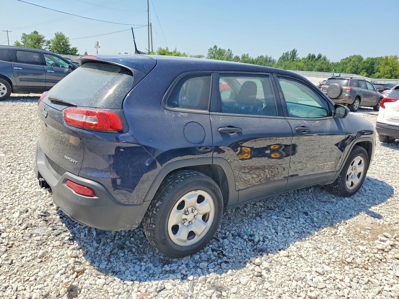 2016 Jeep Cherokee Sport - Фото 3