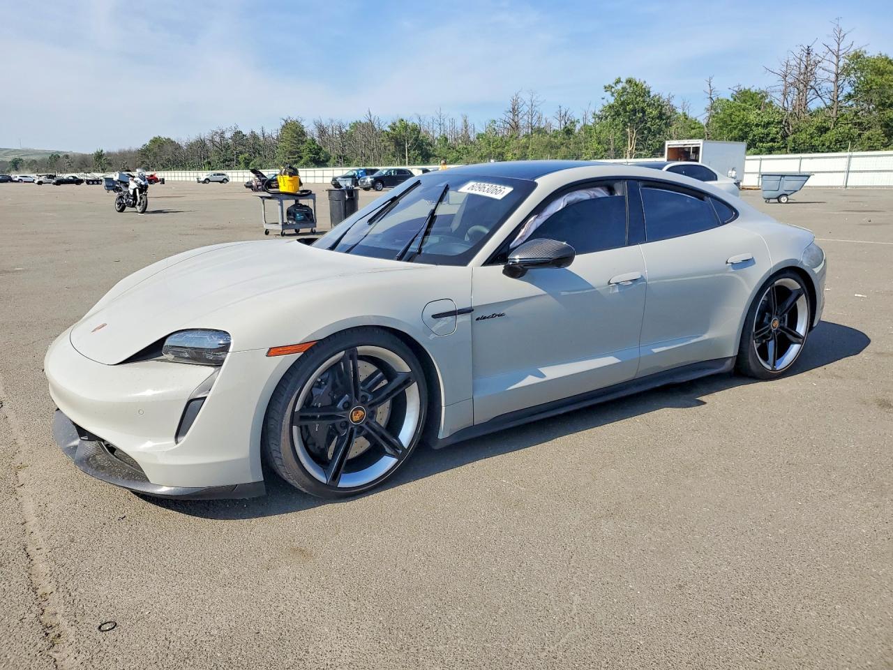 2021 Porsche Taycan Turbo