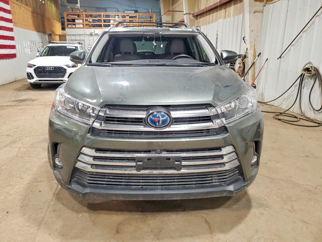 2019 Toyota Highlander Hybrid Limited Platinum - Фото 5