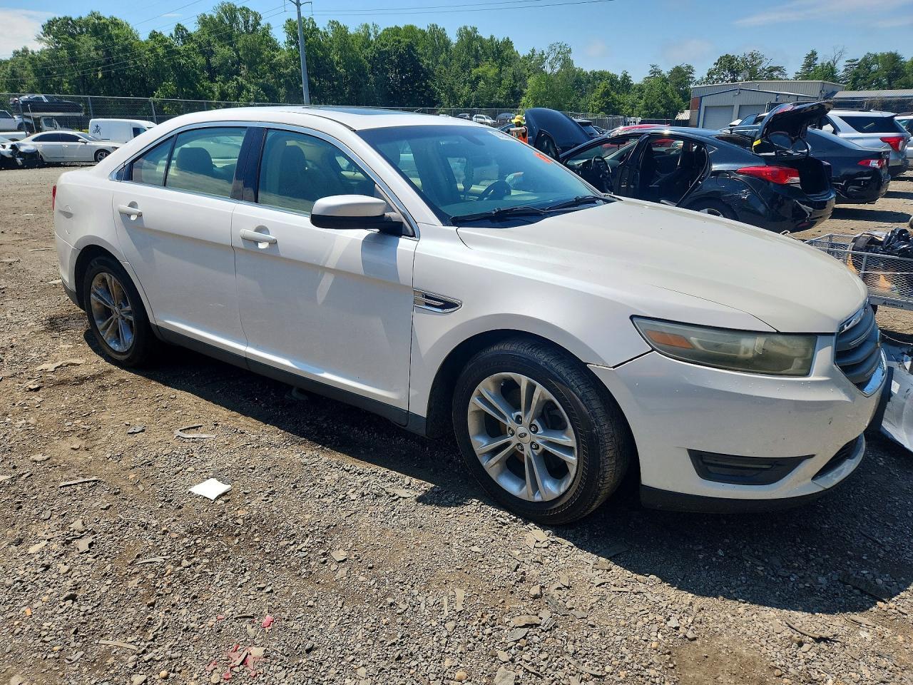 2013 Ford Taurus Sel - Image 4