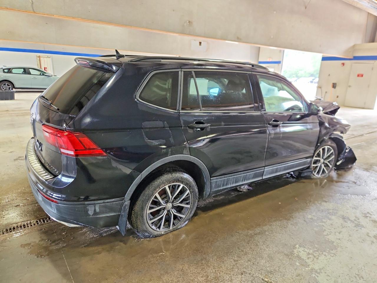 2021 Volkswagen Tiguan S - Фото 3