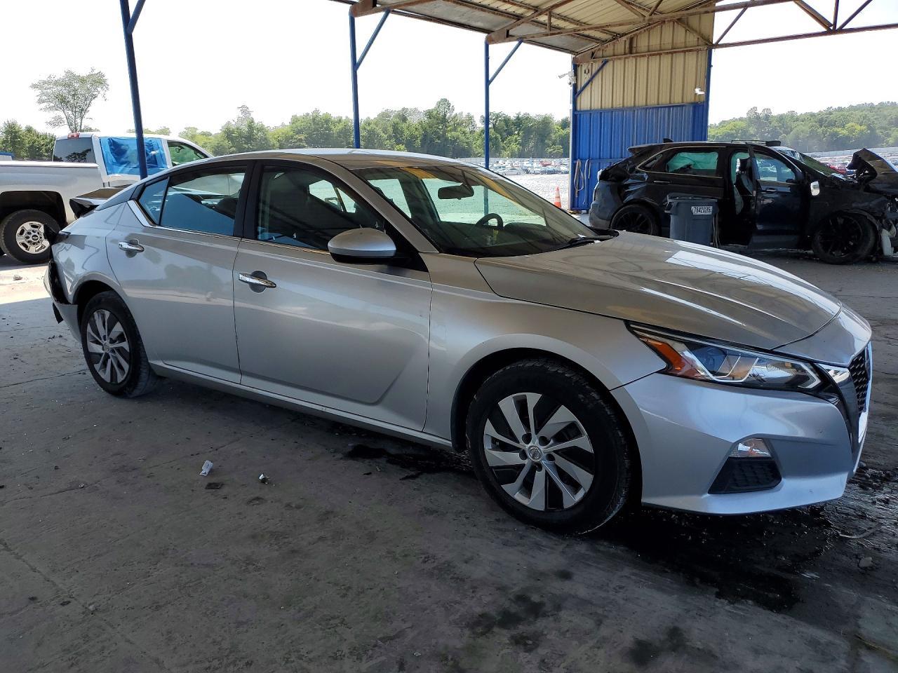 2021 Nissan Altima - Фото 4