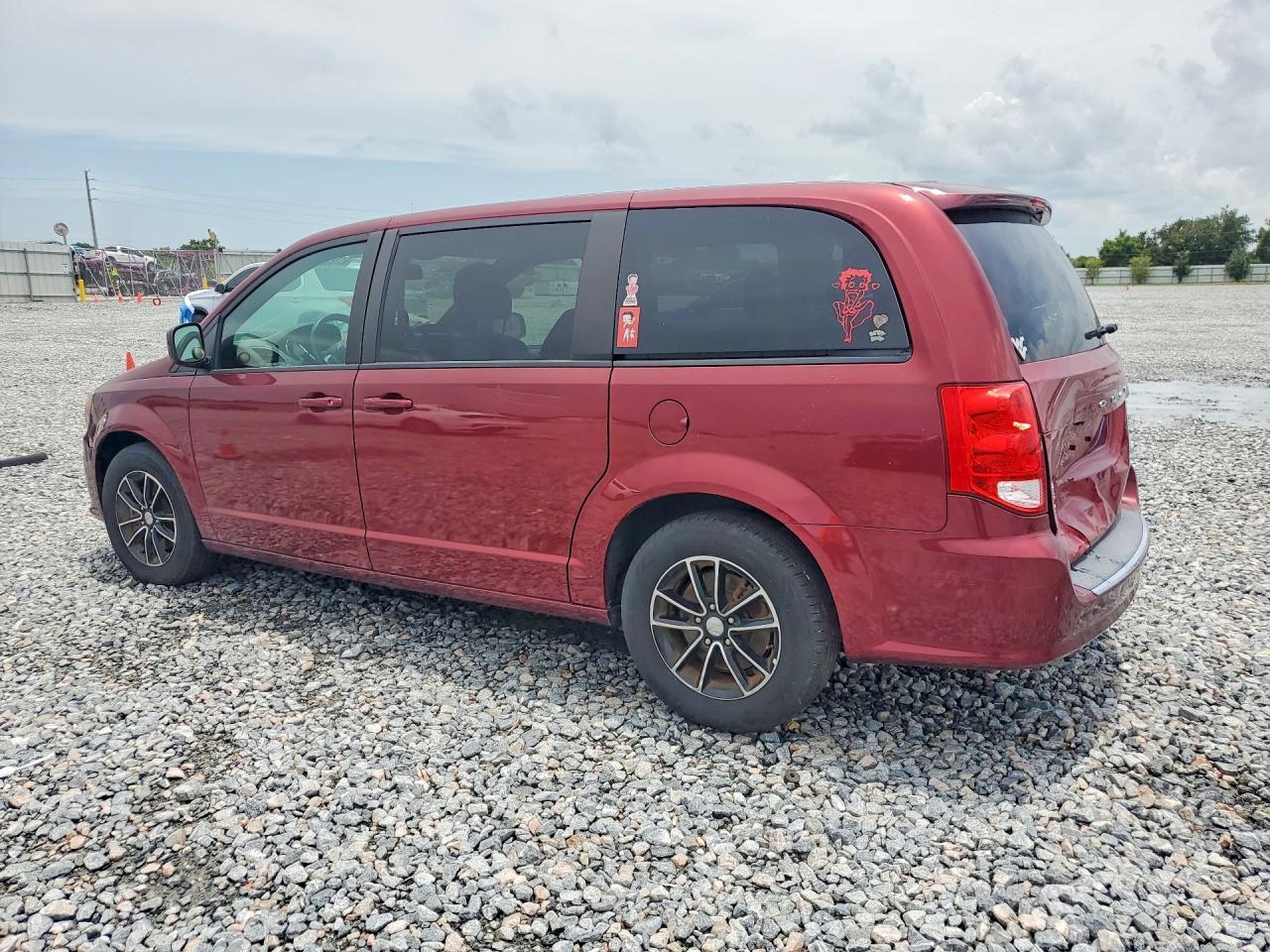2019 Dodge Grand Caravan Gt - Image 2