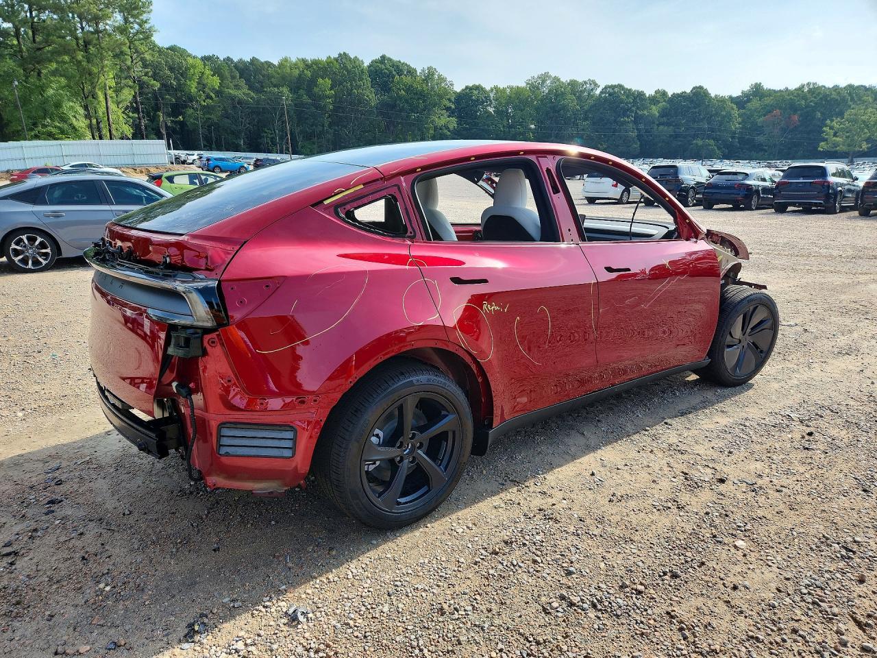 2026 Tesla Model Y - Фото 3