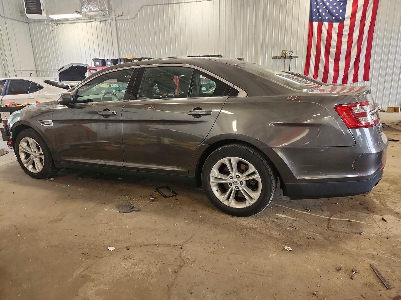 2015 Ford Taurus Sel - Image 2