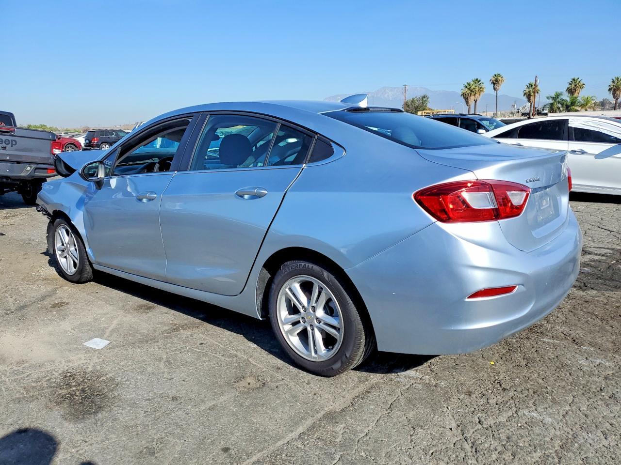 2018 Chevrolet Cruze Lt - Фото 2