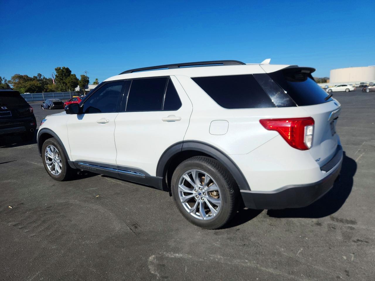 2020 Ford Explorer Xlt - Фото 2