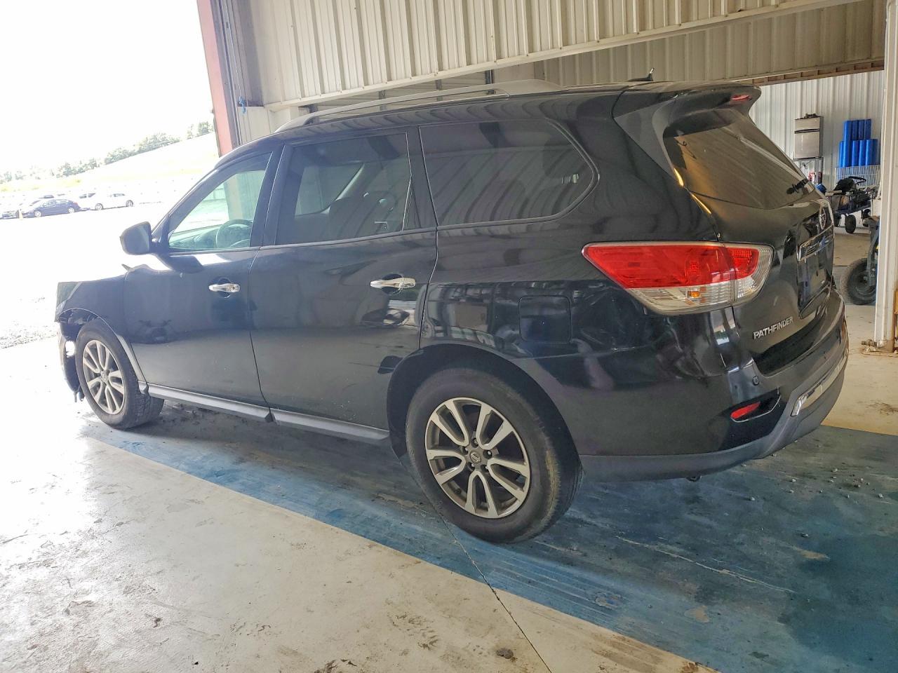 2013 Nissan Pathfinder S - Фото 2