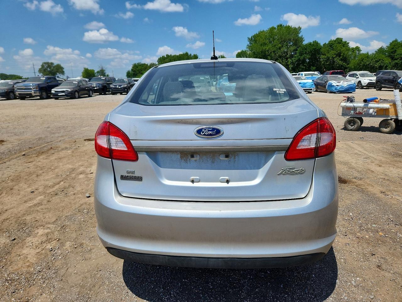 2013 Ford Fiesta Se - Image 6