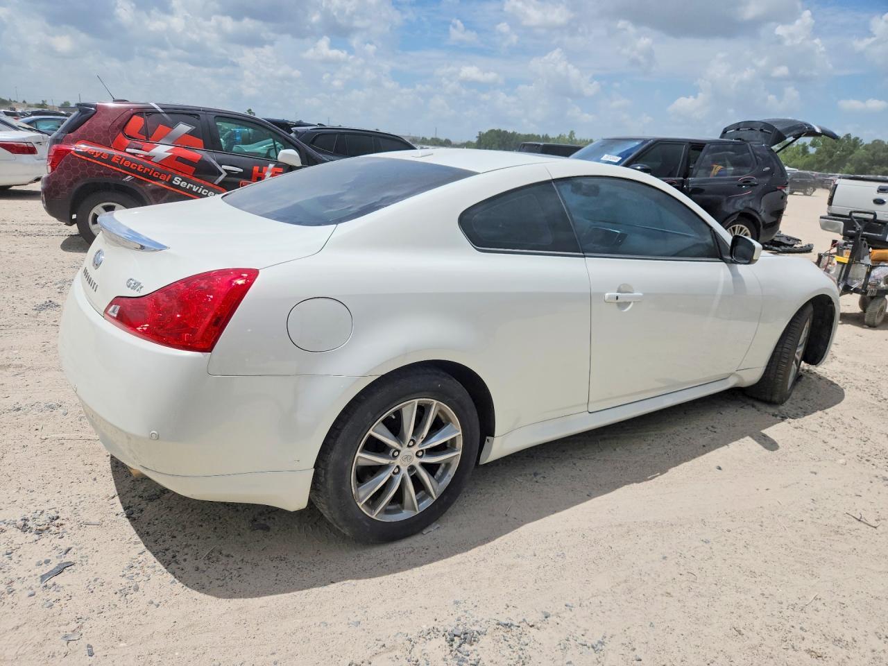2013 Infiniti G37 Coupe X - Фото 3