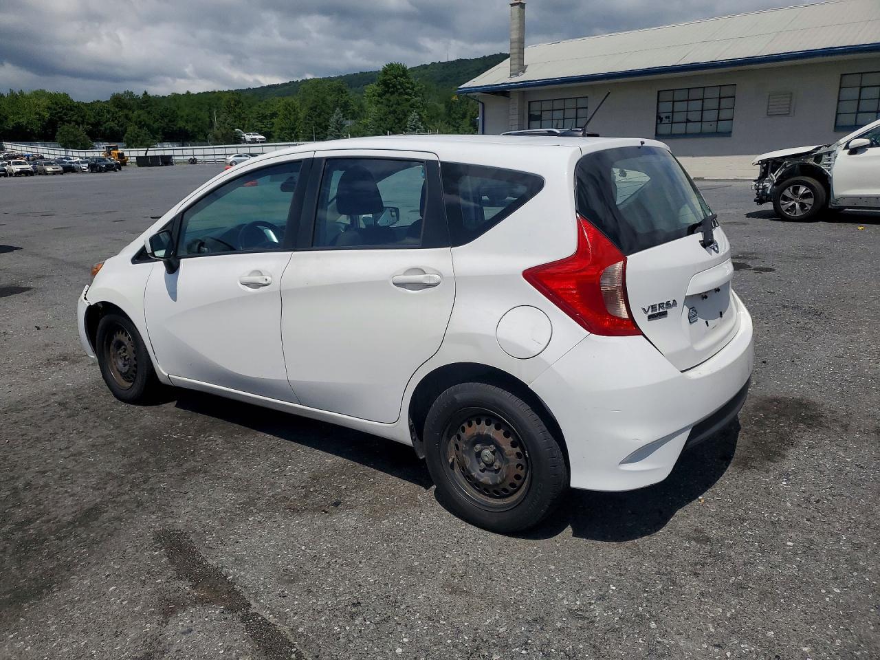 2017 Nissan Versa Note Sv - Image 2