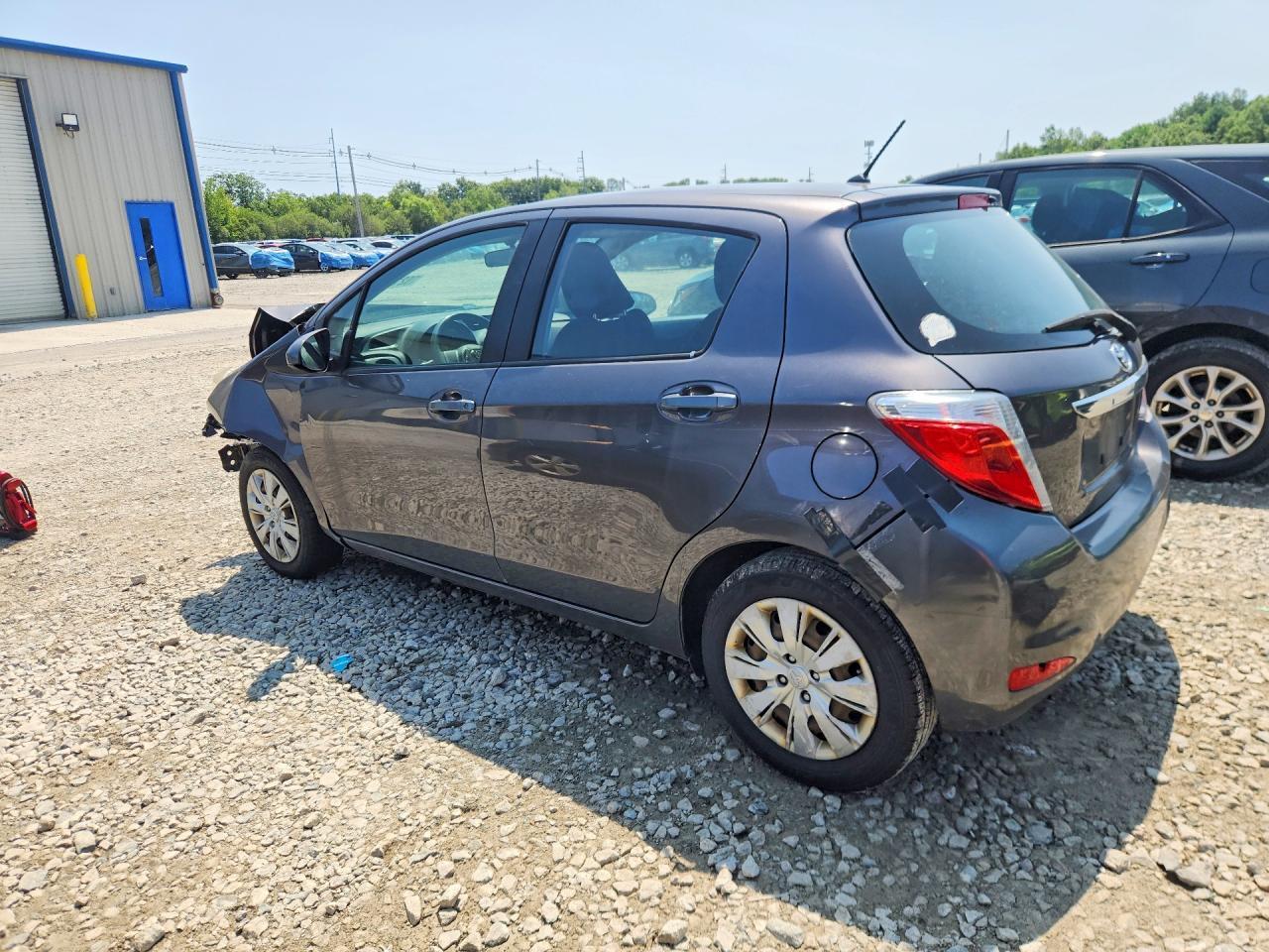 2014 Toyota Yaris 5-Door L Fleet - Фото 2