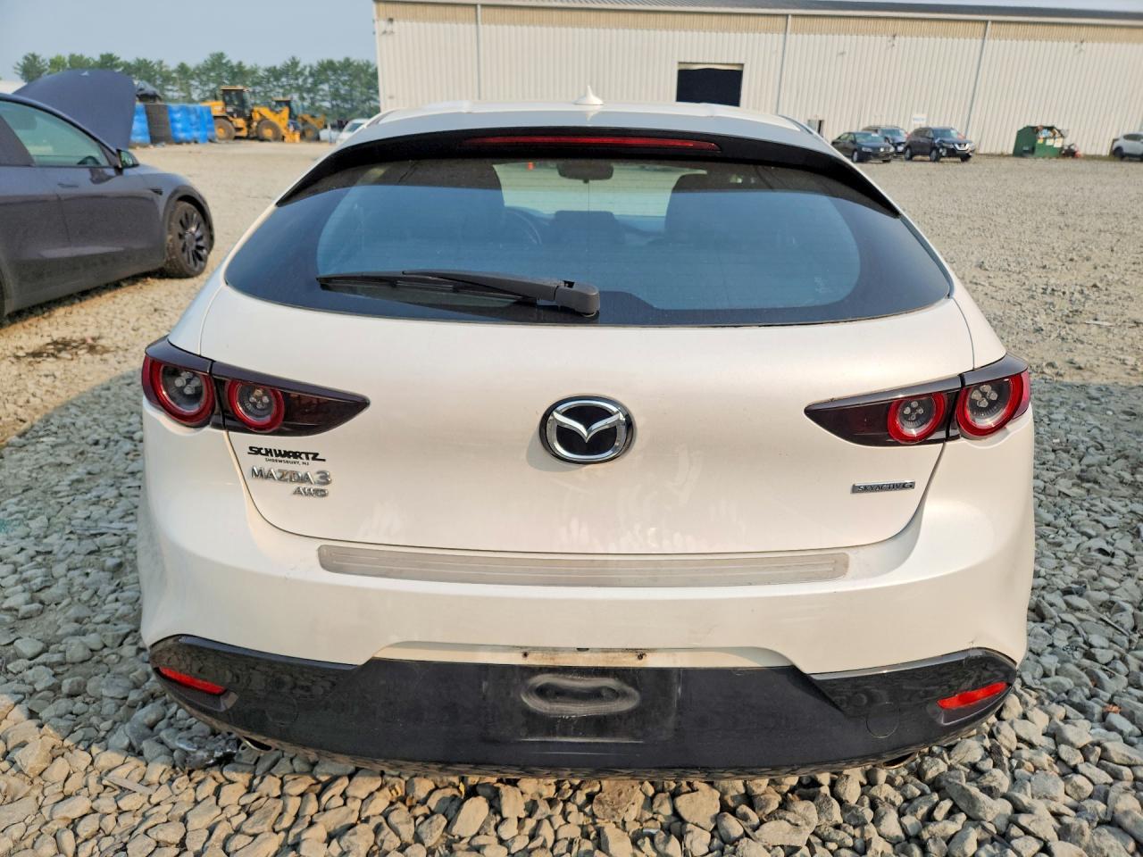 2021 Mazda 3 Premium - Image 6