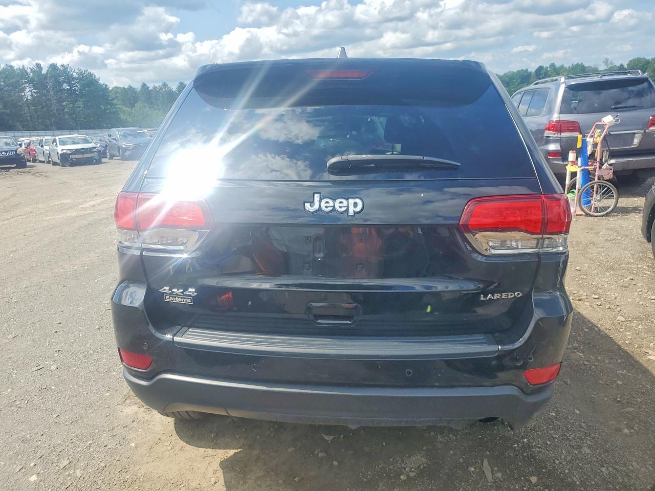 2021 Jeep Grand Cherokee Laredo - Image 6