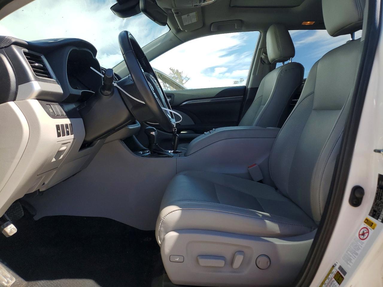 2019 Toyota Highlander Hybrid Limited - Фото 7