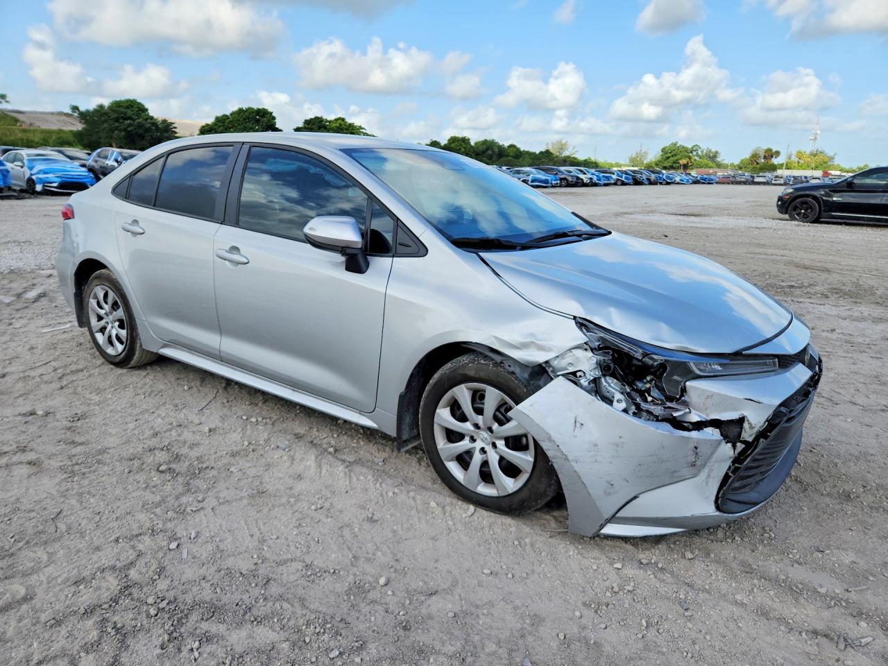 2025 Toyota Corolla Le - Фото 4