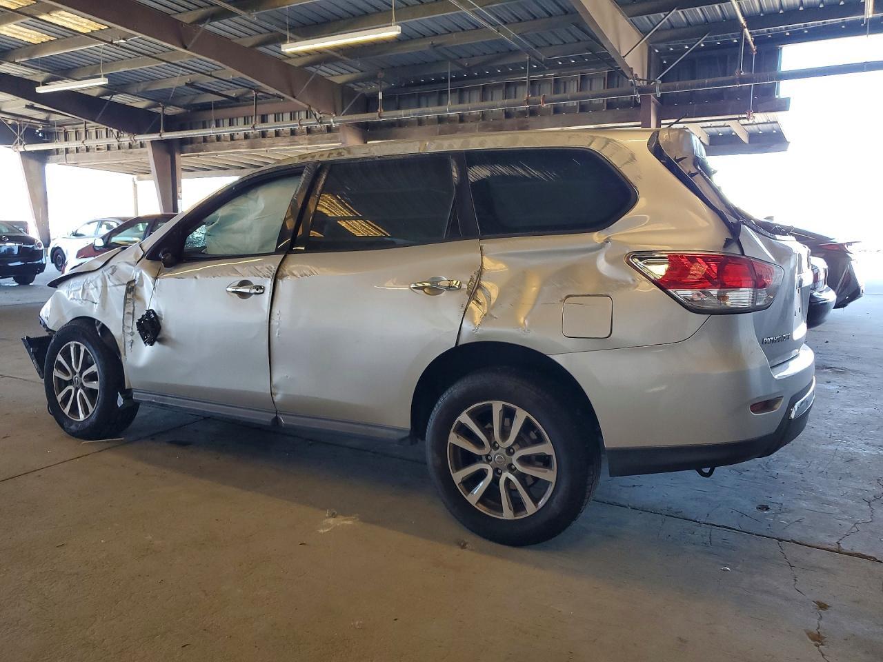 2013 Nissan Pathfinder S - Фото 2