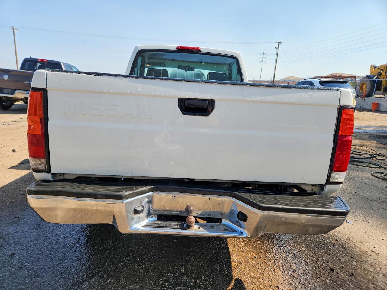 1995 Nissan Truck E/Xe - Фото 6