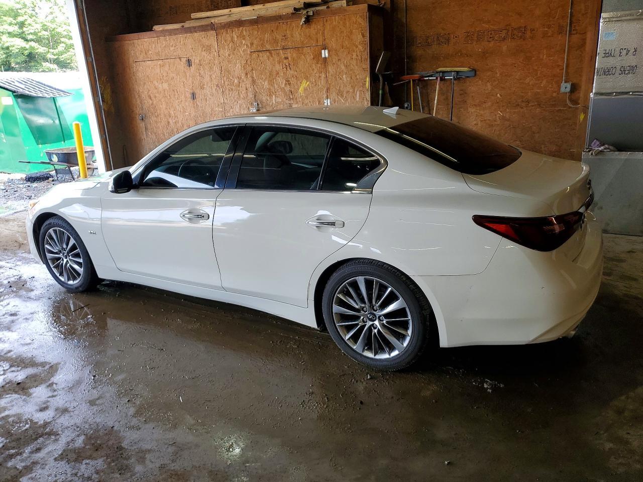 2018 Infiniti Q50 Luxe - Фото 2