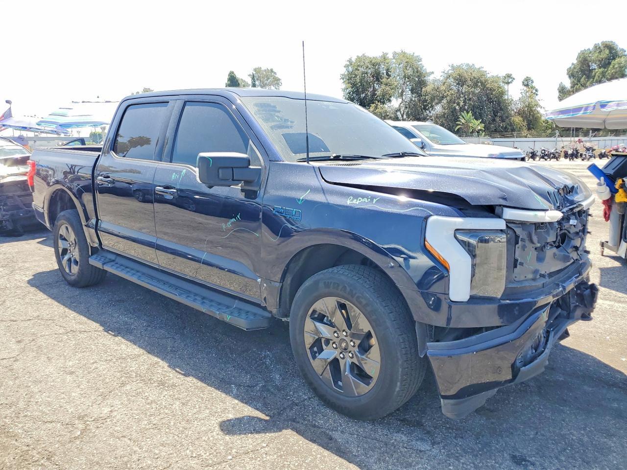2024 Ford F150 Lightning Xlt - Фото 4