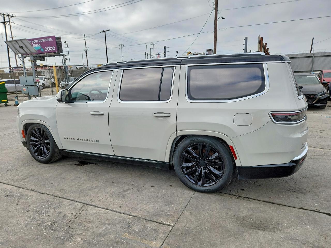 2022 Jeep Grand Wagoneer Series Iii - Фото 2