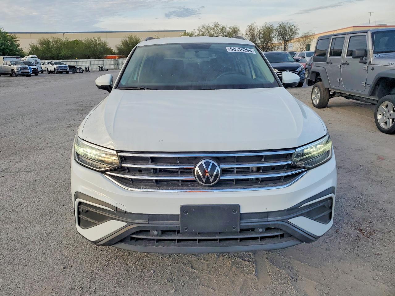 2022 Volkswagen Tiguan S - Фото 5