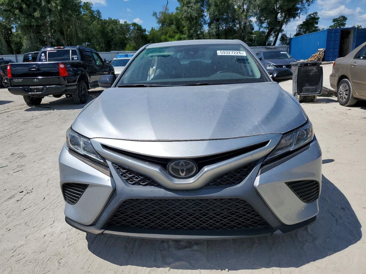 2019 Toyota Camry Se - Image 5