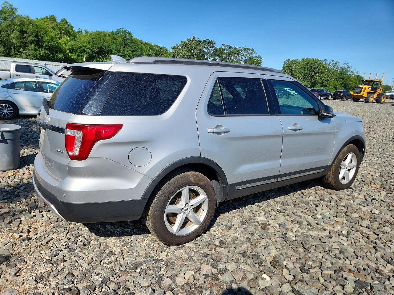 2016 Ford Explorer Xlt - Фото 3