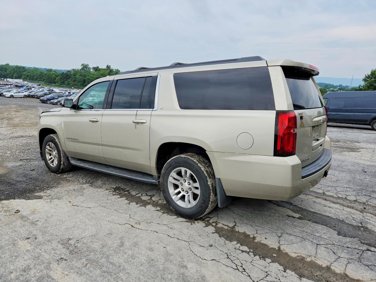 2015 Chevrolet Suburban K1500 Lt - Фото 2