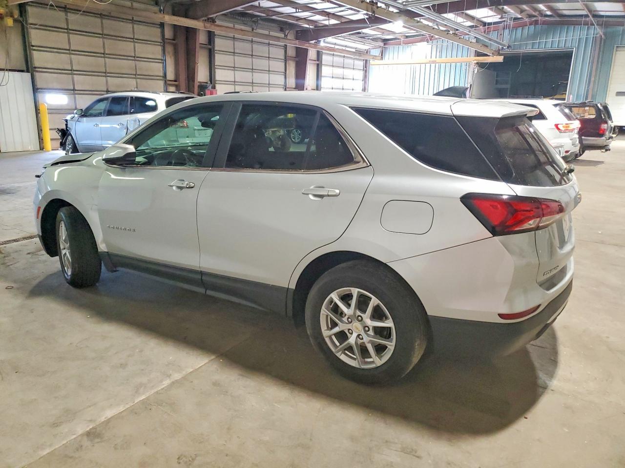 2022 Chevrolet Equinox Lt - Image 2