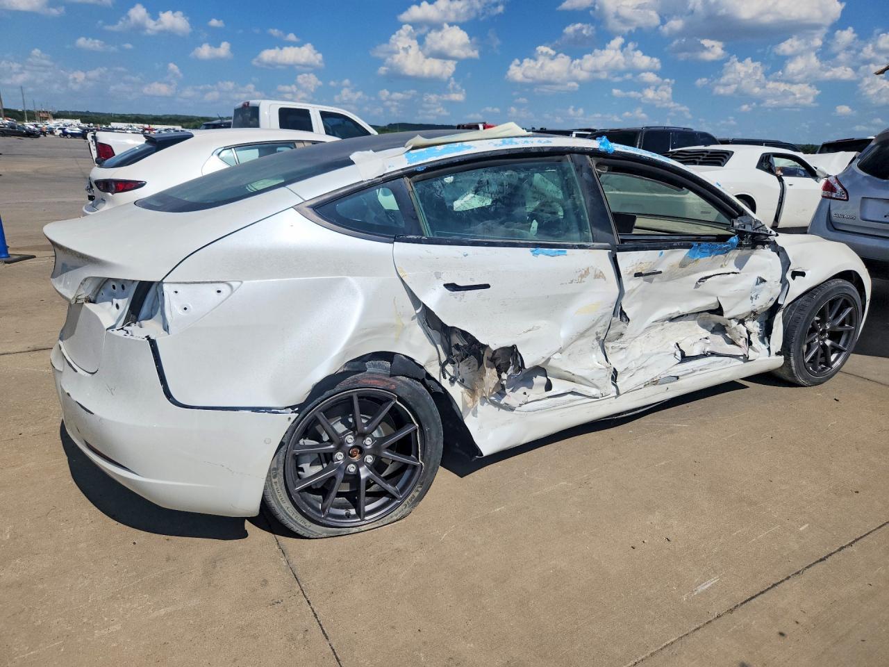 2021 Tesla Model 3 - Фото 3