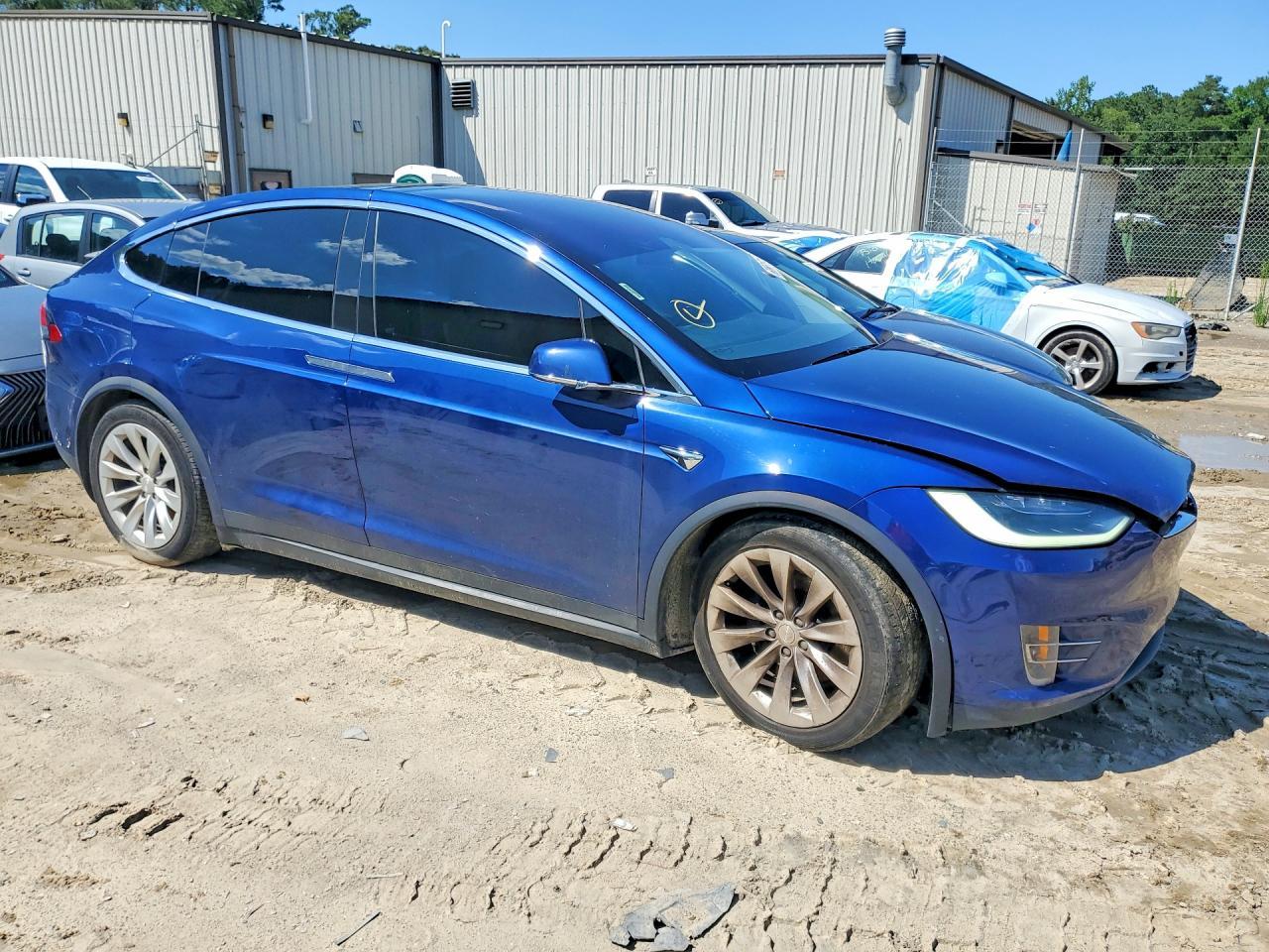 2019 Tesla Model X - Фото 4