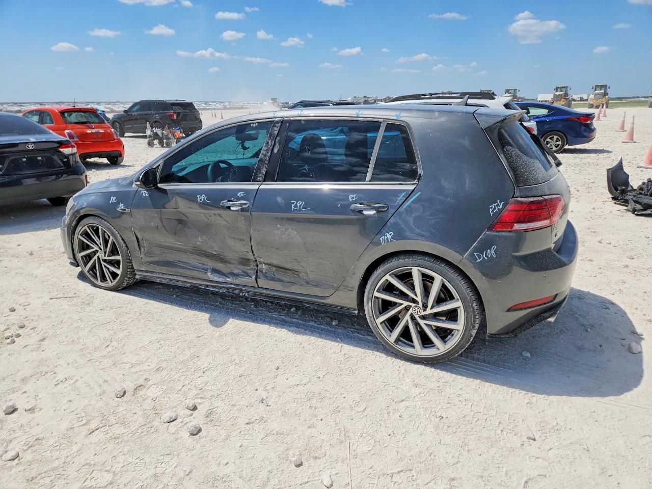 2018 Volkswagen Golf R - Image 2