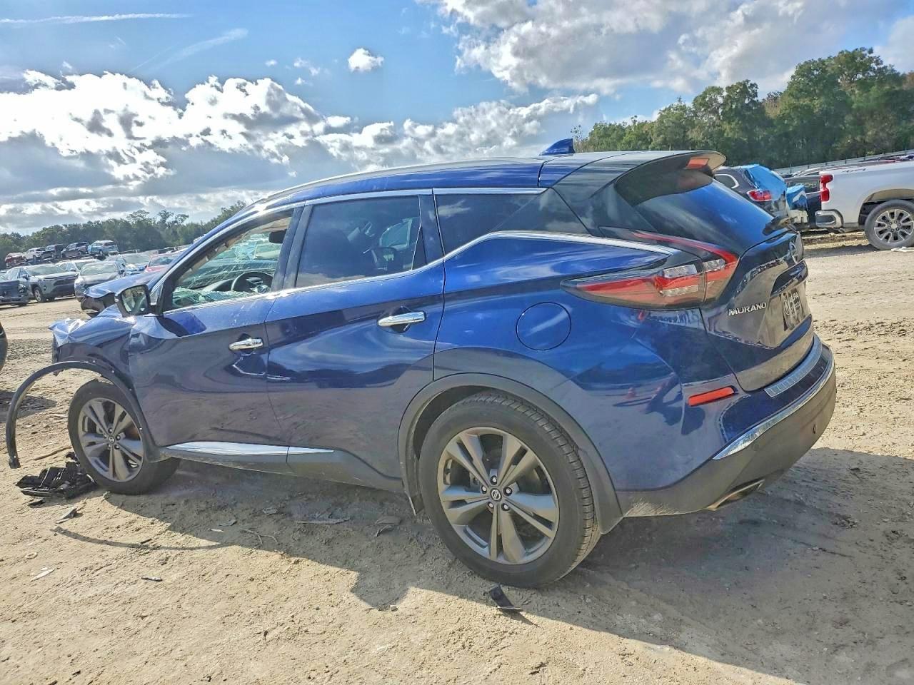 2020 Nissan Murano Platinum - Image 2