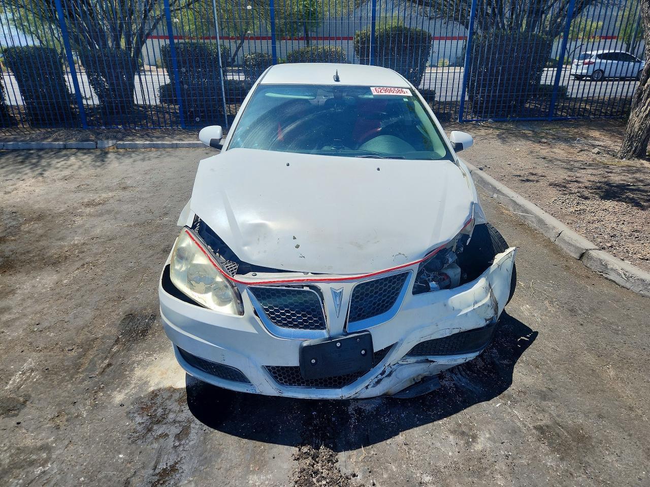 2010 Pontiac G6 - Image 5