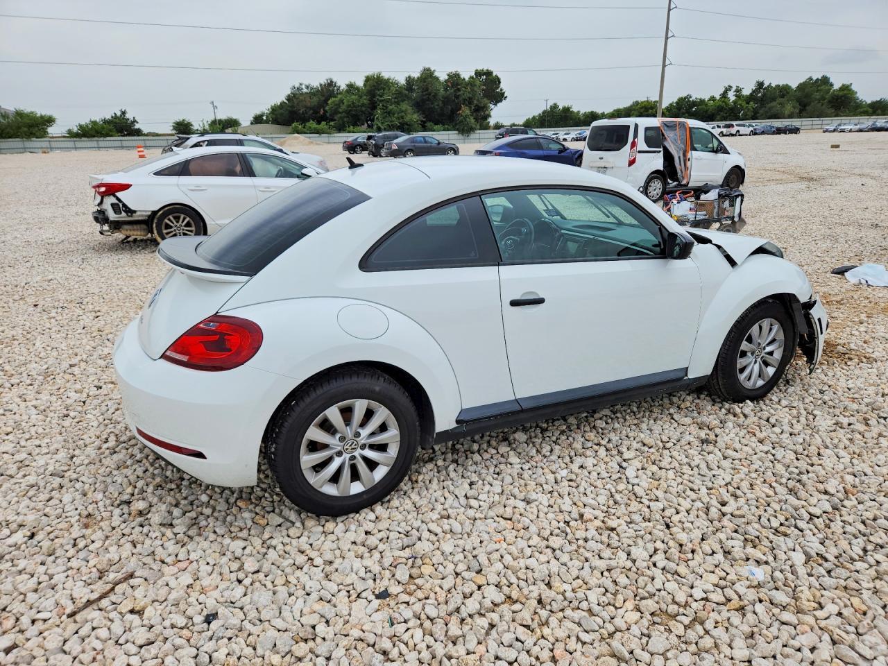 2017 Volkswagen Beetle 1.8T - Image 3