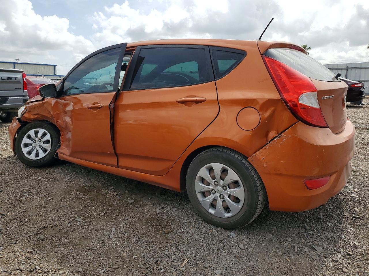 2017 Hyundai Accent Se - Image 2