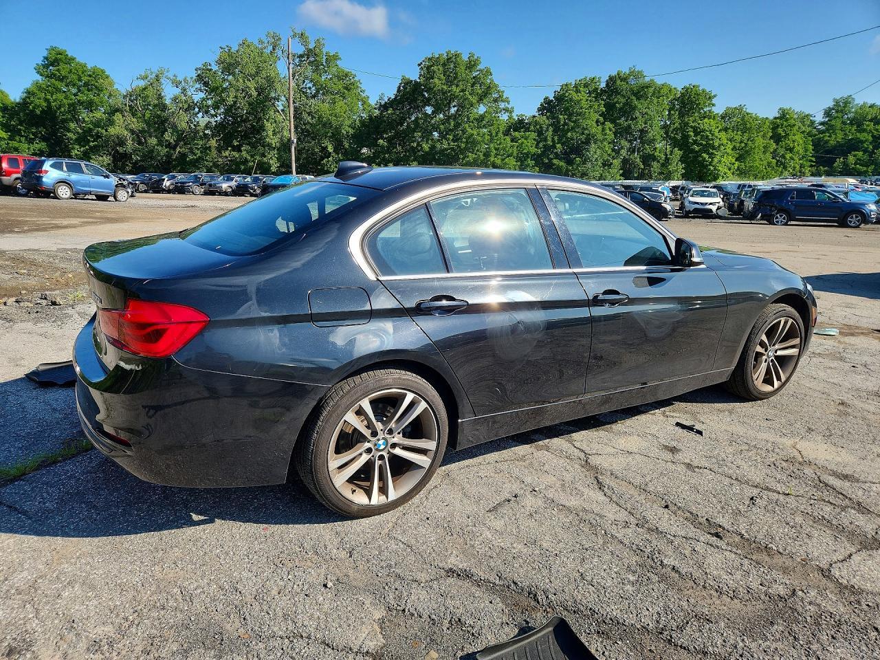 2018 BMW 330 Xi - Фото 3