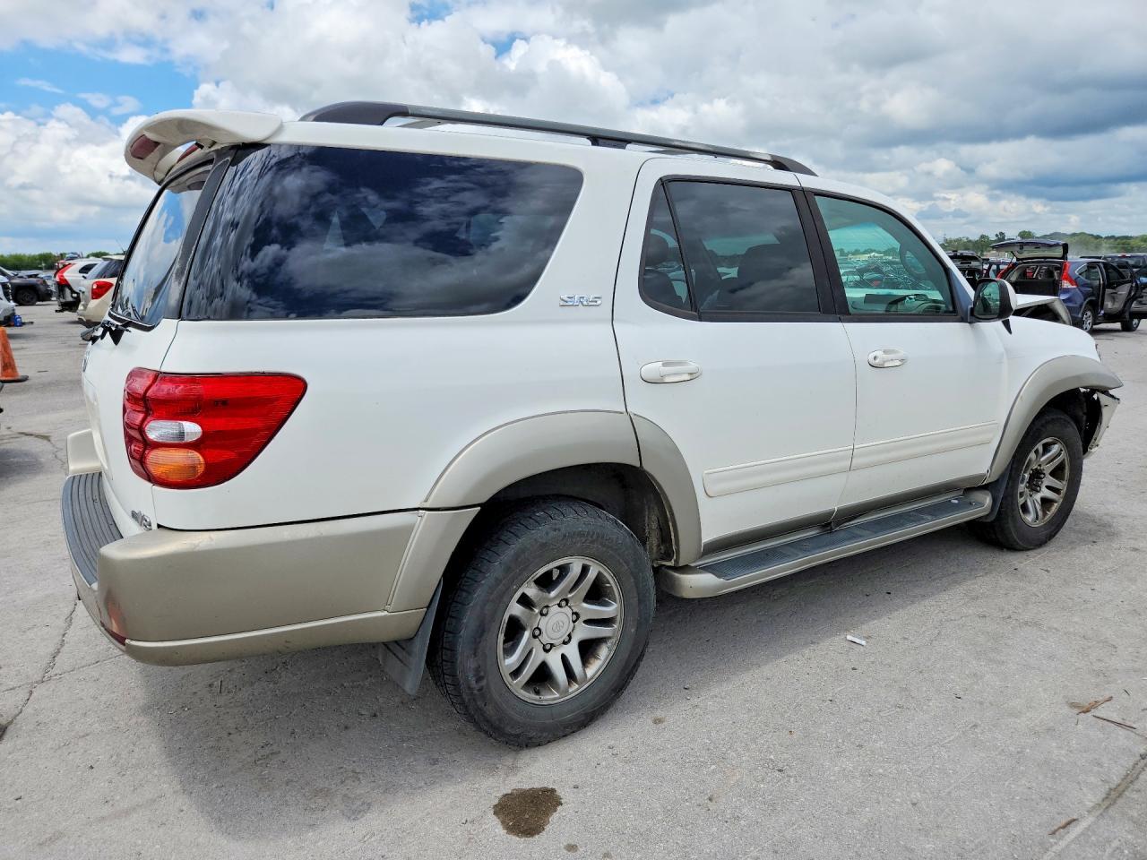 2004 Toyota Sequoia Sr5 - Image 3
