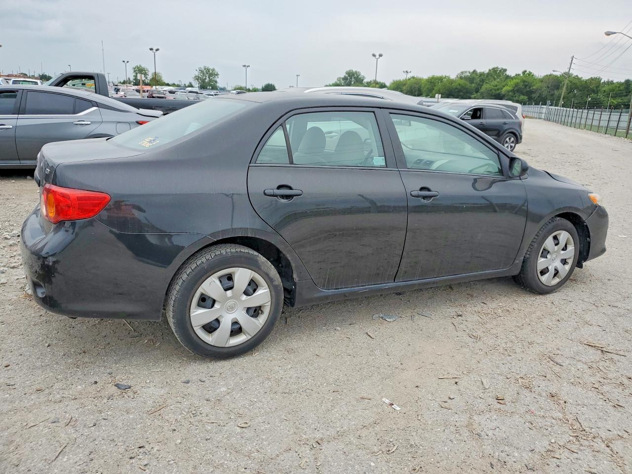 2010 Toyota Corolla Le - Image 3