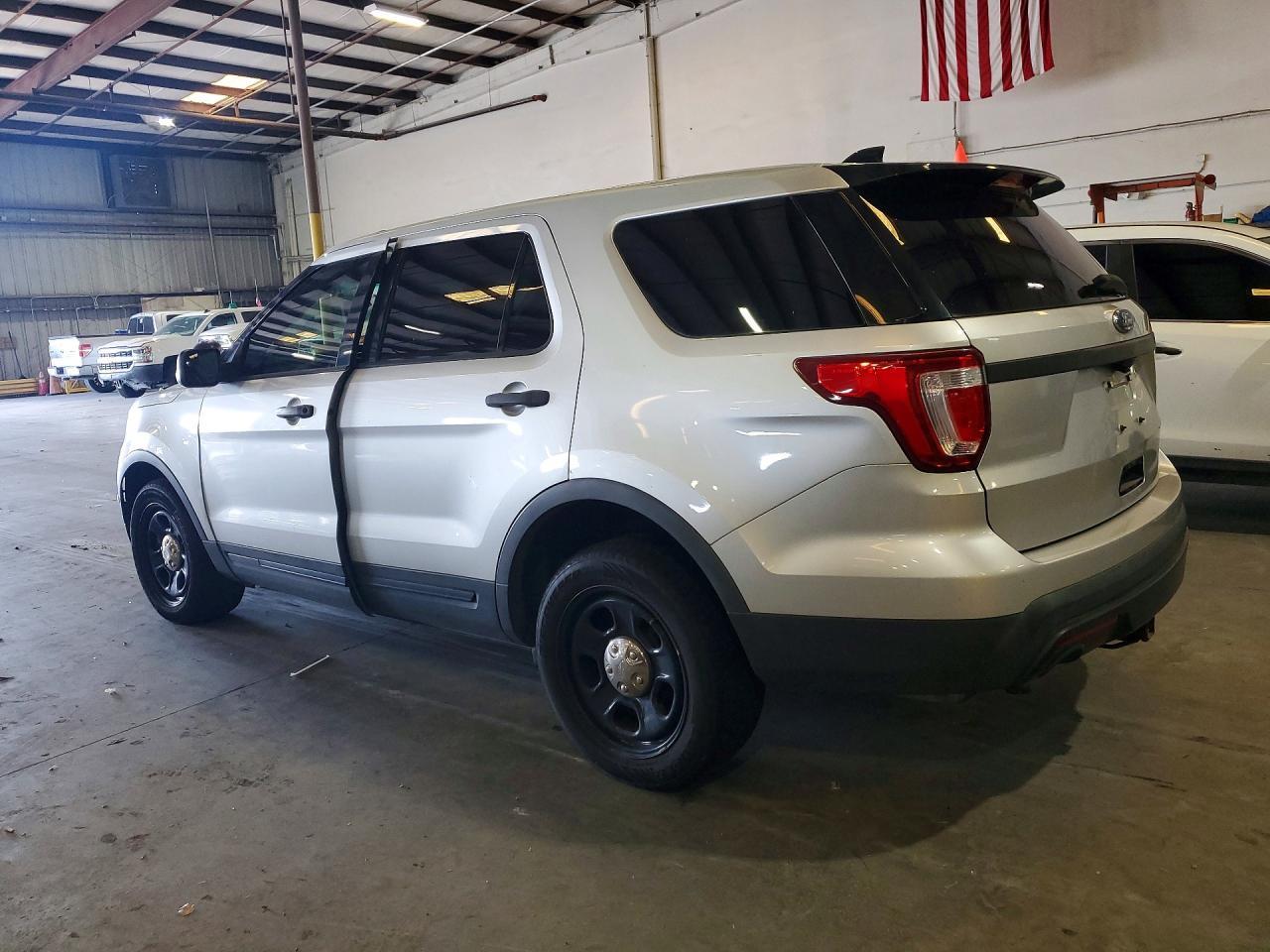 2016 Ford Explorer Police Interceptor - Image 2