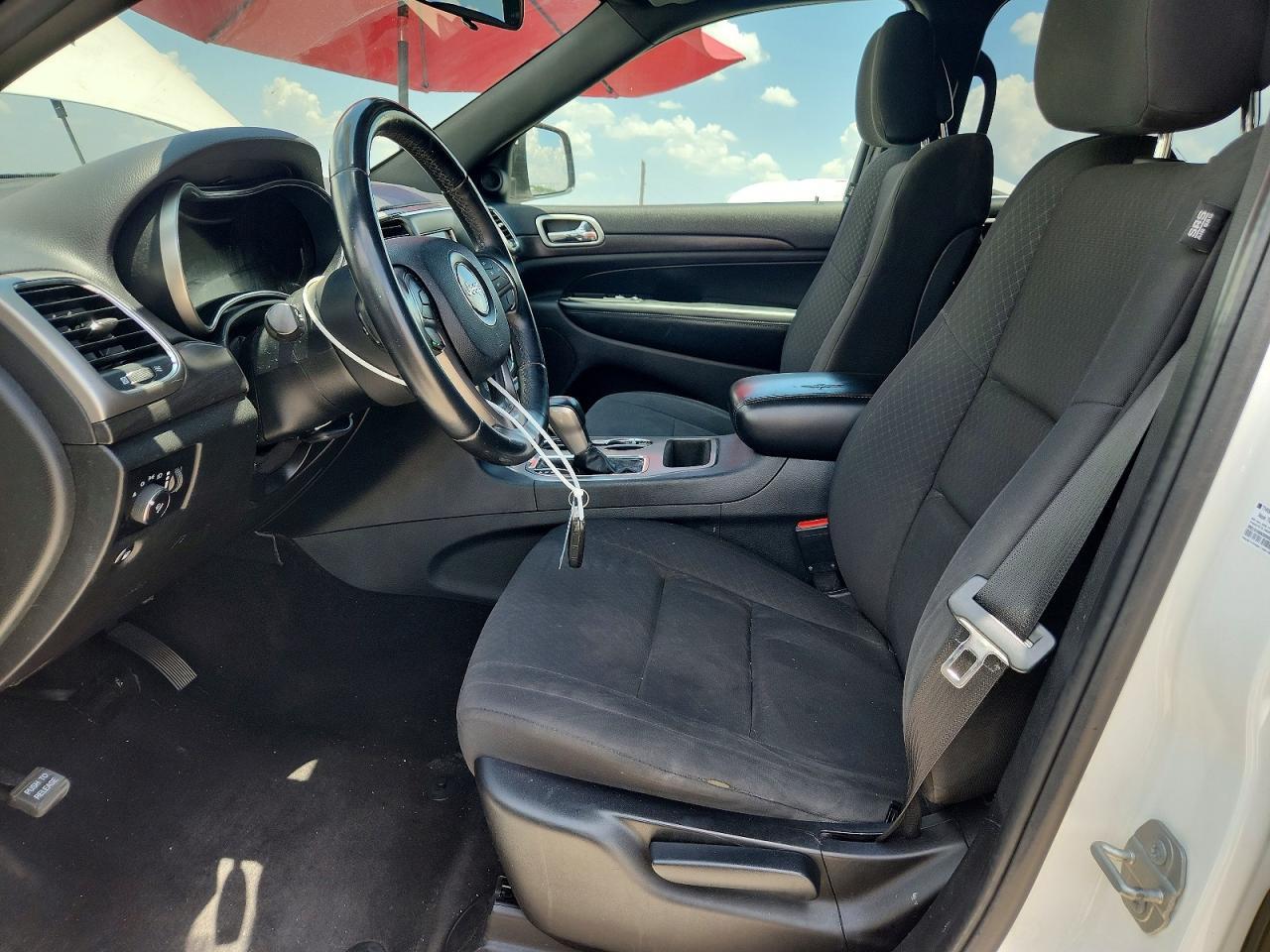 2018 Jeep Grand Cherokee Laredo - Image 7
