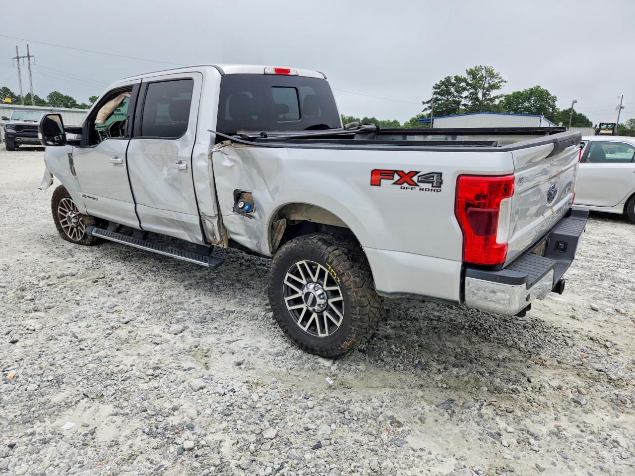 2017 Ford F250 Super Duty - Image 2