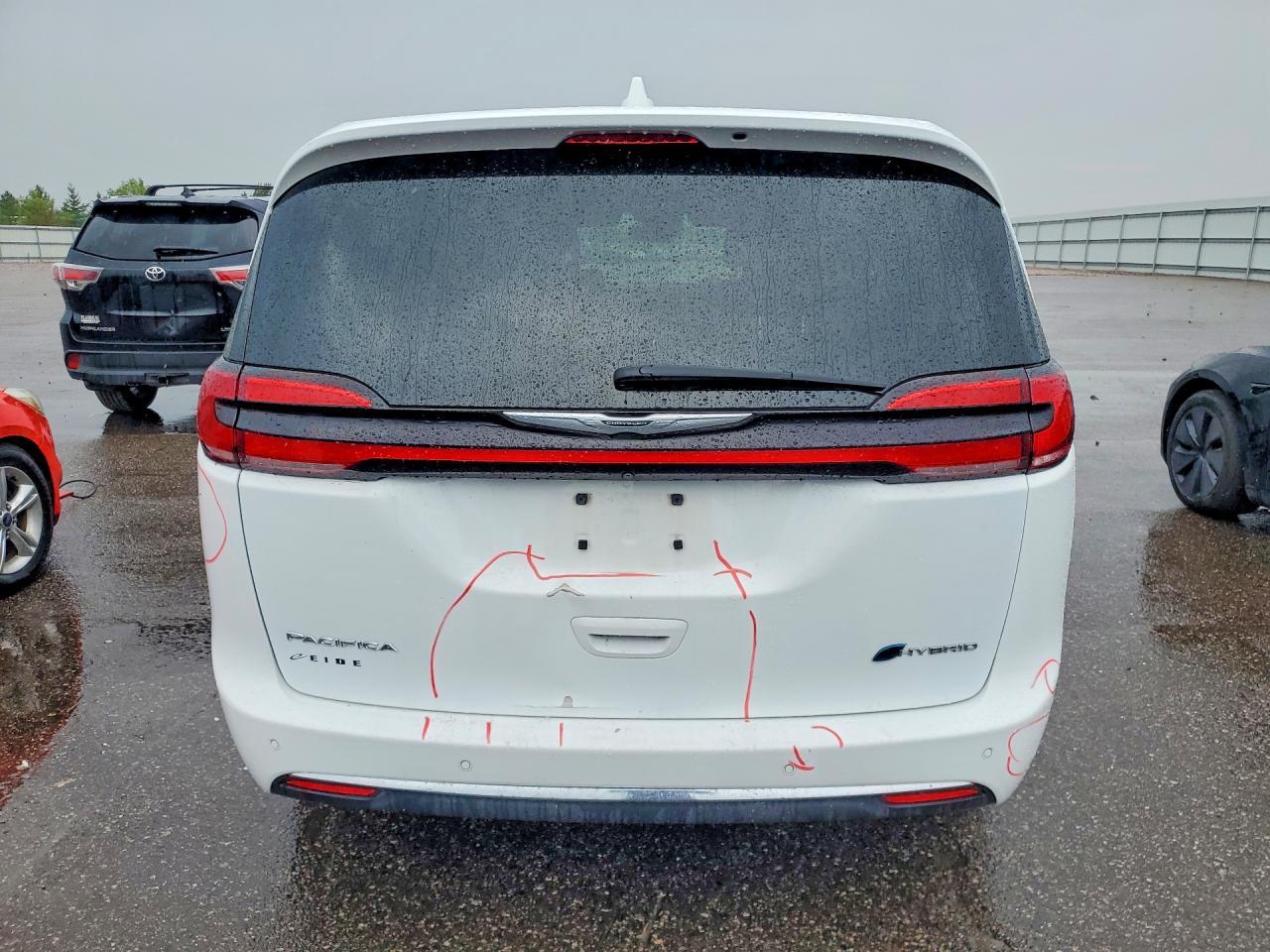 2022 Chrysler Pacifica Hybrid Touring L - Фото 6