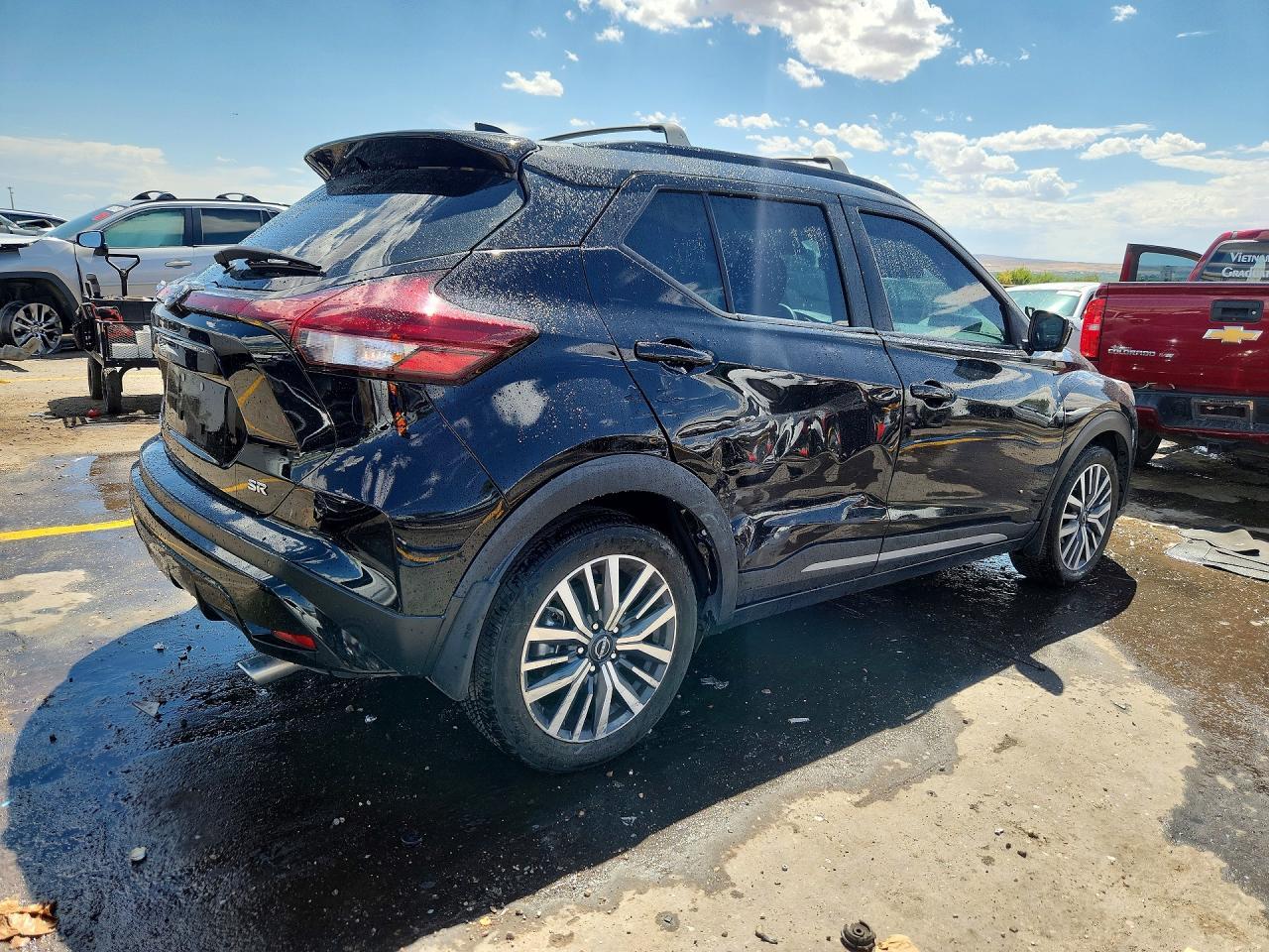 2024 Nissan Kicks Sr - Image 3