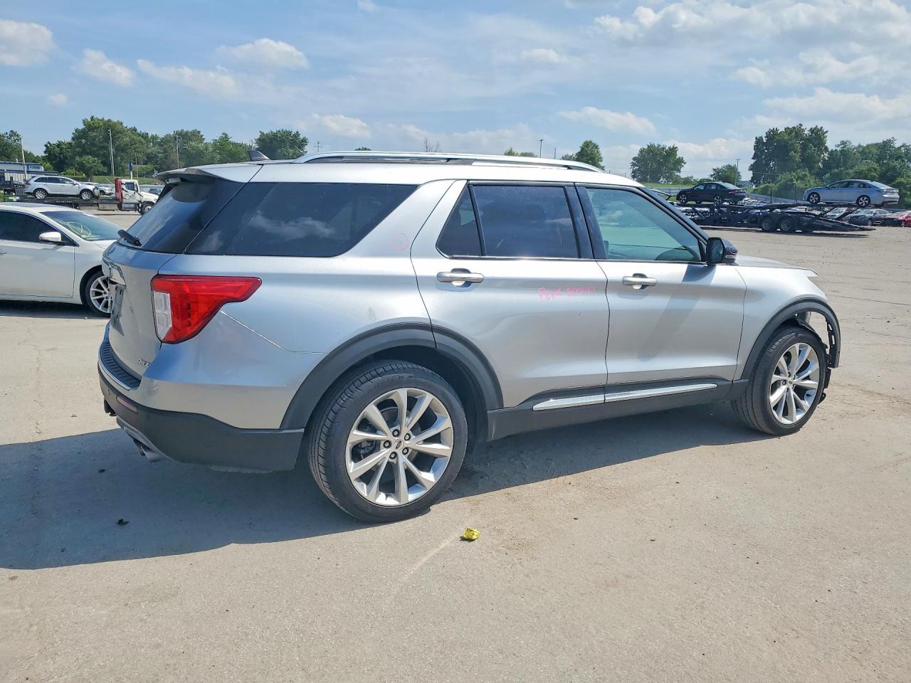 2021 Ford Explorer Platinum - Фото 3