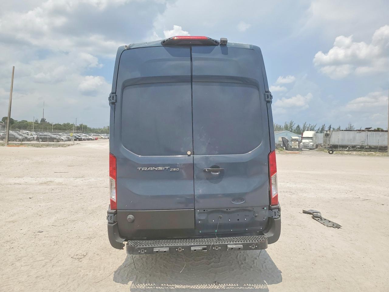2019 Ford Transit T-250 - Image 6