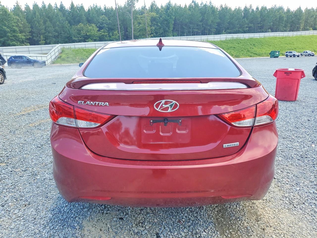 2013 Hyundai Elantra Limited - Image 6